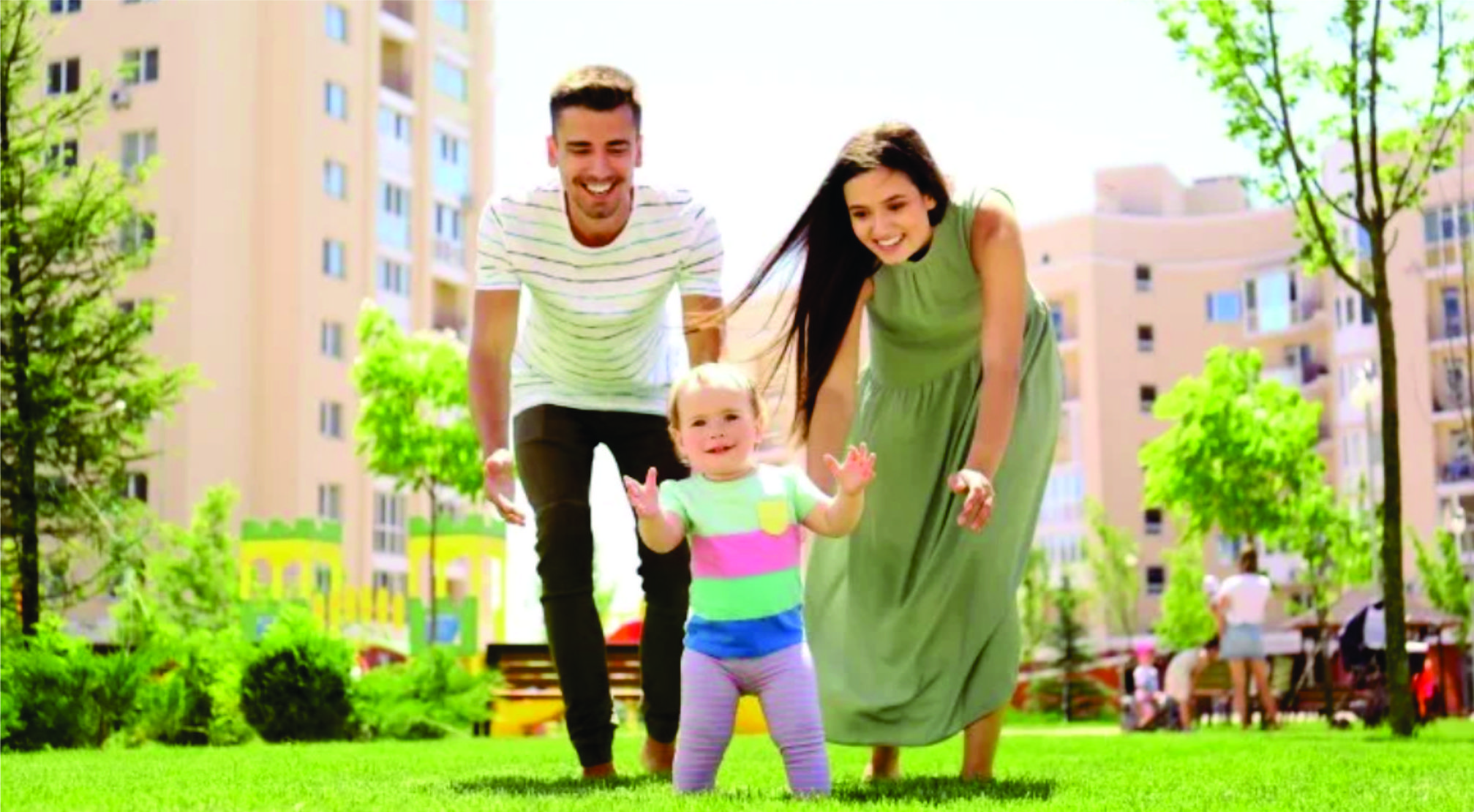 Família utilizando área comum de condomínio com conforto e segurança